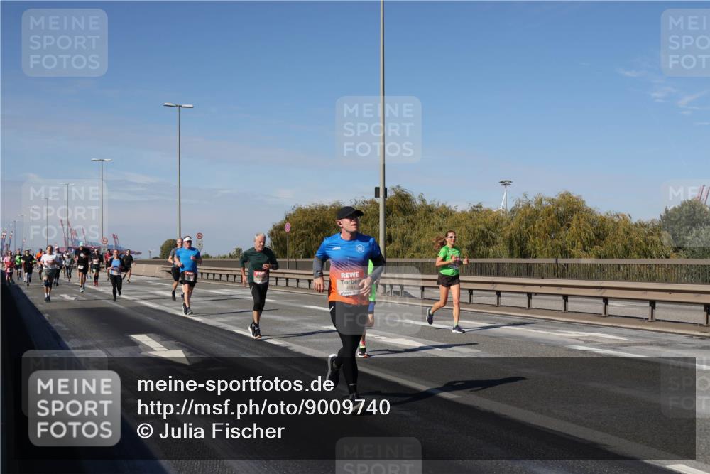 03.10.2025 - Köhlbrandbrückenlauf Julia Fischer http://msf.ph/oto/9009740 03.10.2025 12:53:49 Position 3 4184 meine-sportfotos.de