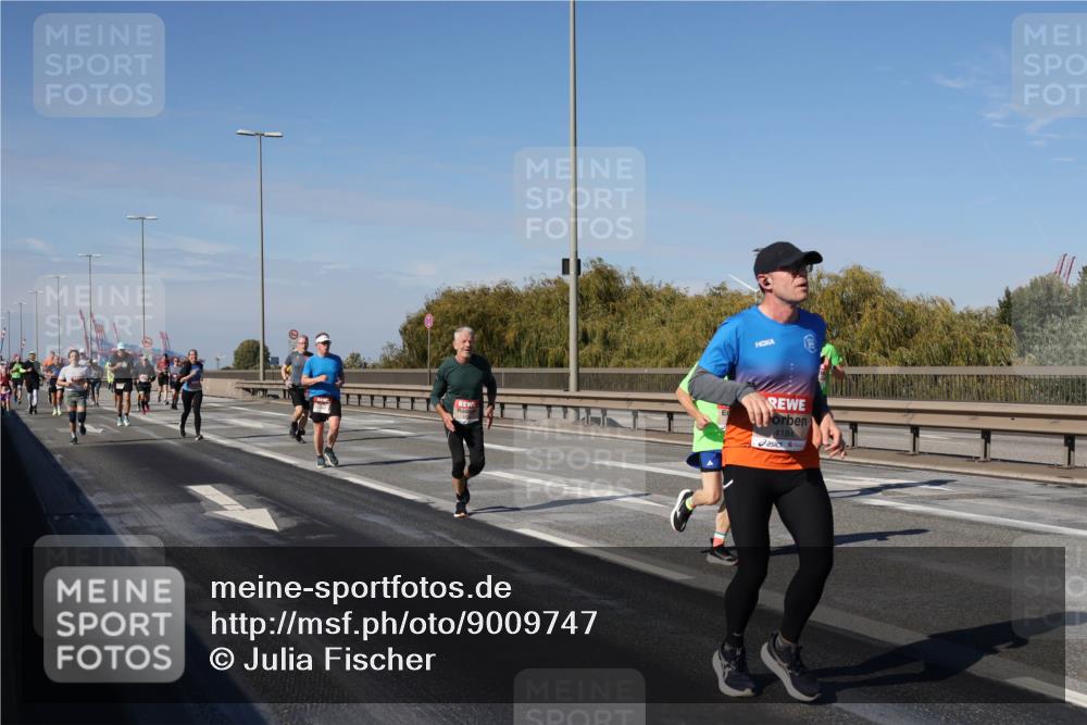 03.10.2025 - Köhlbrandbrückenlauf Julia Fischer http://msf.ph/oto/9009747 03.10.2025 12:53:50 Position 3 4184 meine-sportfotos.de