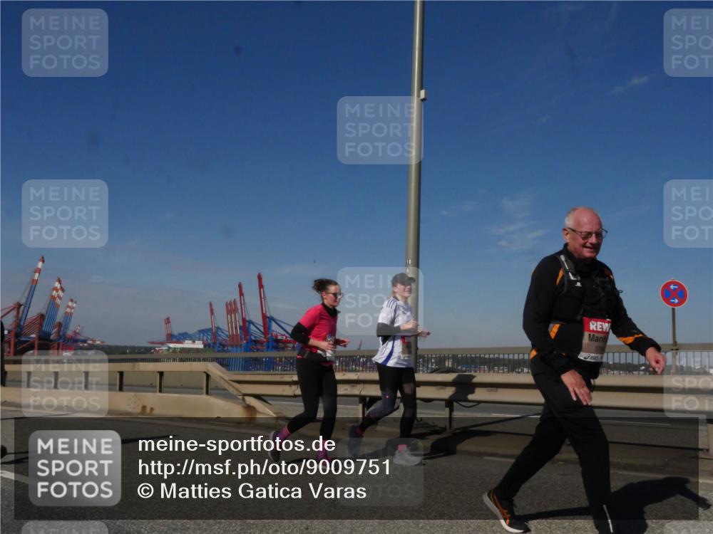 03.10.2025 - Köhlbrandbrückenlauf Matties Gatica Varas http://msf.ph/oto/9009751 03.10.2025 13:07:23 Position 2  meine-sportfotos.de