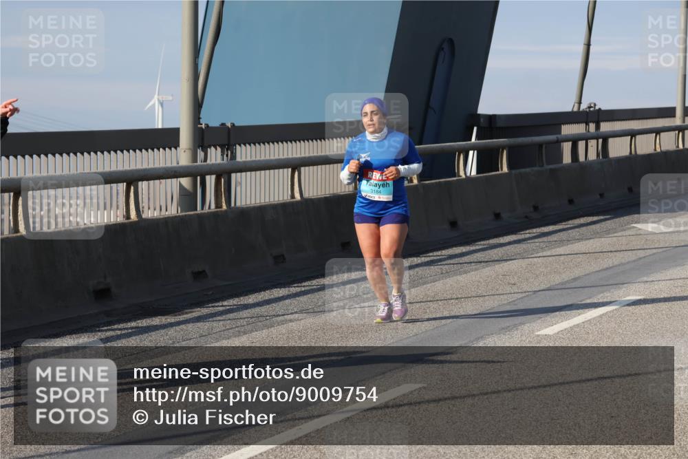 03.10.2025 - Köhlbrandbrückenlauf Julia Fischer http://msf.ph/oto/9009754 03.10.2025 10:18:00 Position 2 3184 meine-sportfotos.de