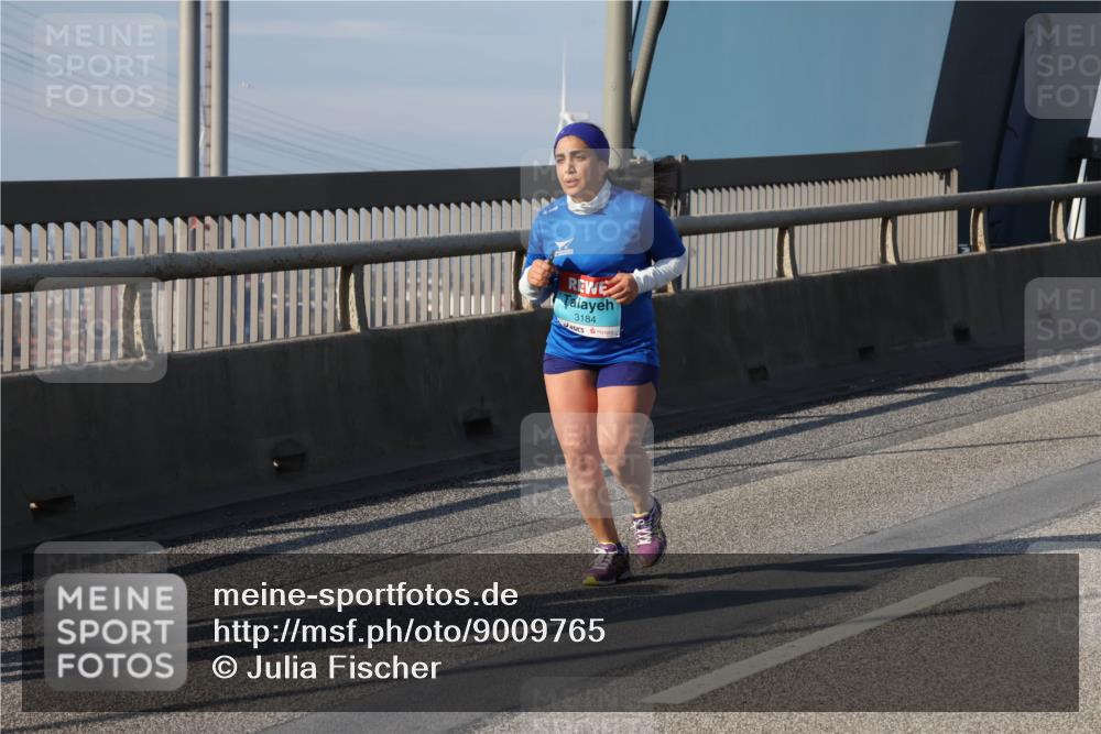 03.10.2025 - Köhlbrandbrückenlauf Julia Fischer http://msf.ph/oto/9009765 03.10.2025 10:18:02 Position 2 3184 meine-sportfotos.de