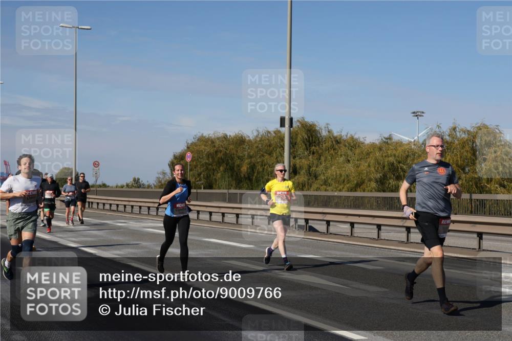 03.10.2025 - Köhlbrandbrückenlauf Julia Fischer http://msf.ph/oto/9009766 03.10.2025 12:53:55 Position 3  meine-sportfotos.de