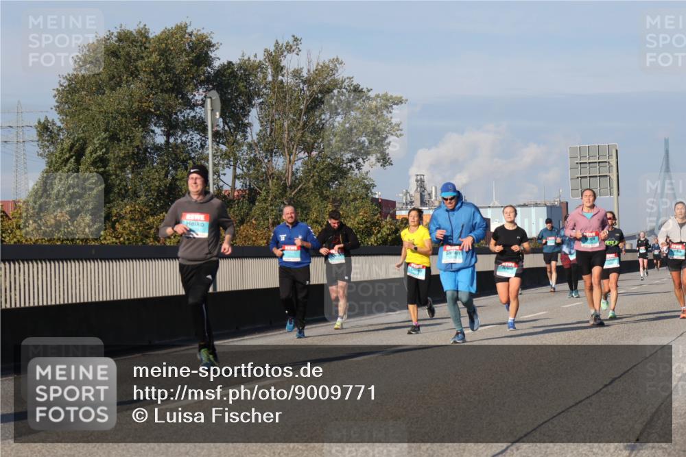 03.10.2025 - Köhlbrandbrückenlauf Luisa Fischer http://msf.ph/oto/9009771 03.10.2025 10:51:41 Position 3  meine-sportfotos.de