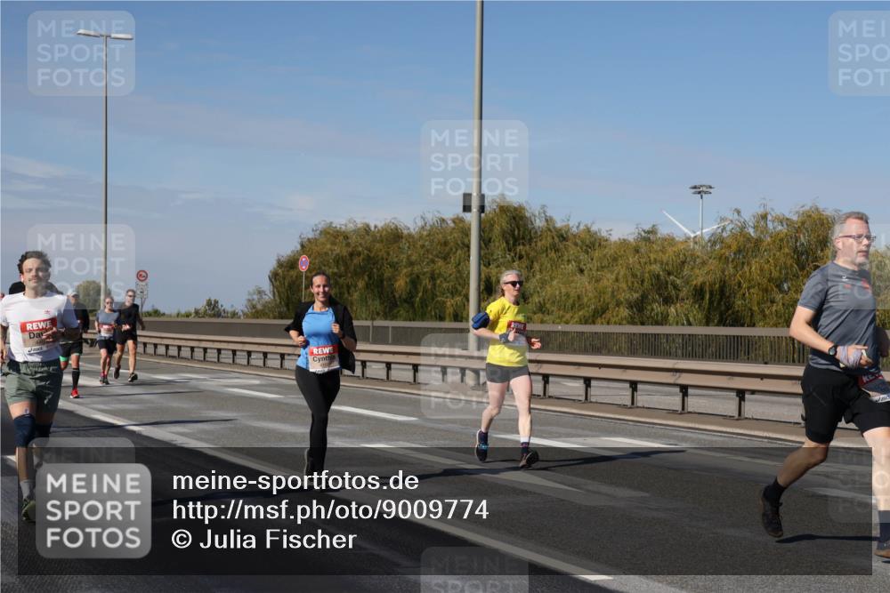 03.10.2025 - Köhlbrandbrückenlauf Julia Fischer http://msf.ph/oto/9009774 03.10.2025 12:53:55 Position 3  meine-sportfotos.de