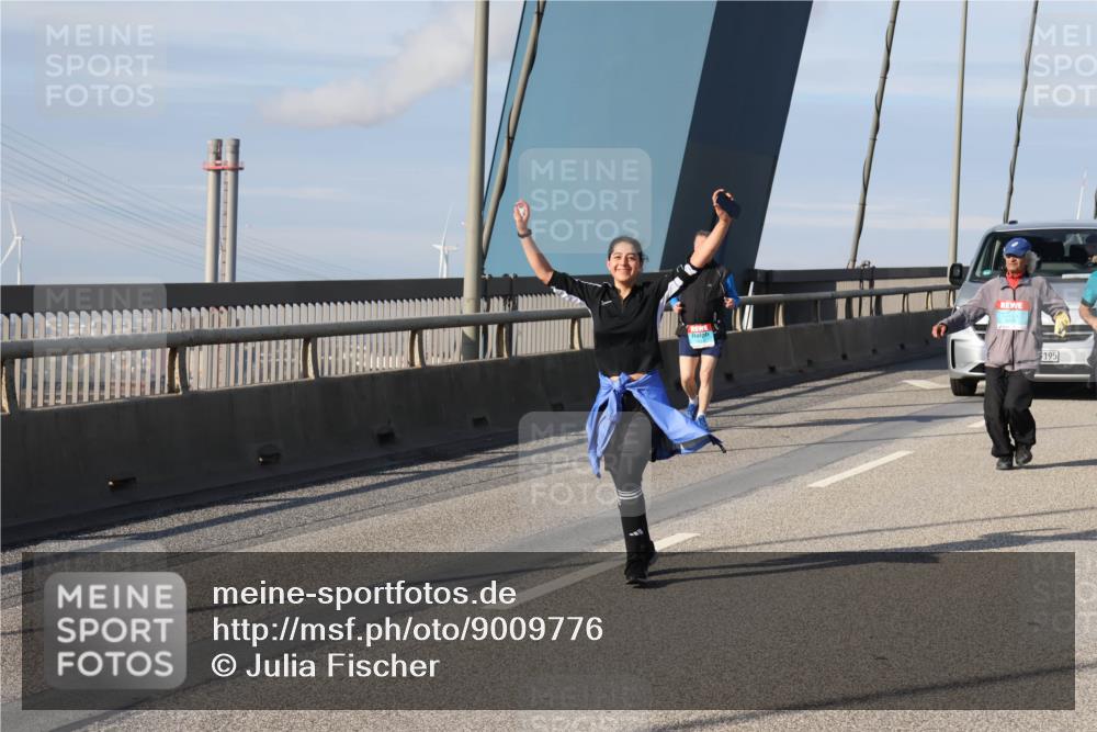 03.10.2025 - Köhlbrandbrückenlauf Julia Fischer http://msf.ph/oto/9009776 03.10.2025 10:18:06 Position 2  meine-sportfotos.de