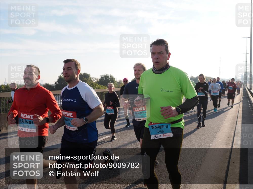 03.10.2025 - Köhlbrandbrückenlauf Fabian Wolf http://msf.ph/oto/9009782 03.10.2025 09:21:15 Position 3 2165, 2171, 2144, 3109 meine-sportfotos.de
