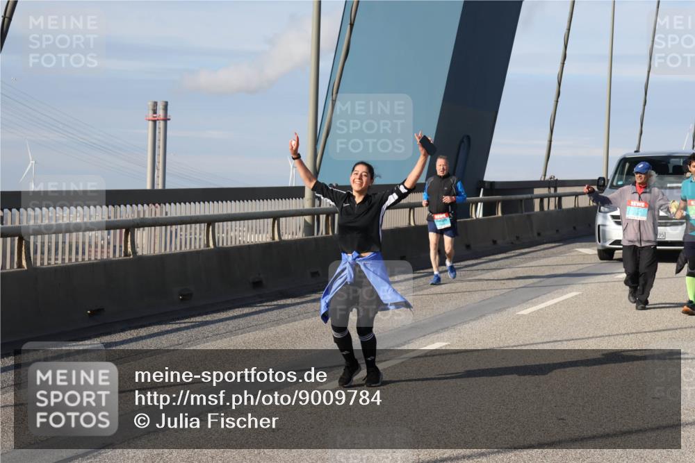 03.10.2025 - Köhlbrandbrückenlauf Julia Fischer http://msf.ph/oto/9009784 03.10.2025 10:18:07 Position 2 95 meine-sportfotos.de