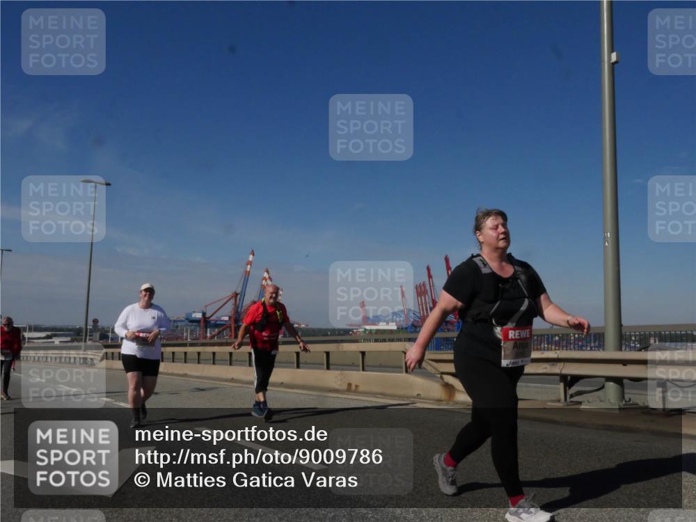 03.10.2025 - Köhlbrandbrückenlauf Matties Gatica Varas http://msf.ph/oto/9009786 03.10.2025 13:07:26 Position 2  meine-sportfotos.de