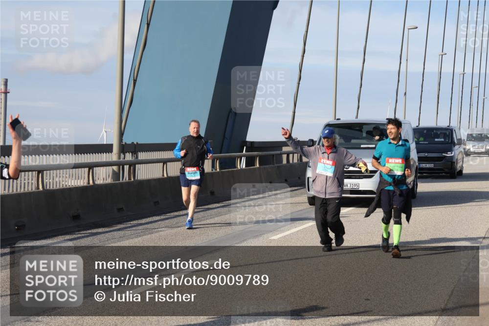 03.10.2025 - Köhlbrandbrückenlauf Julia Fischer http://msf.ph/oto/9009789 03.10.2025 10:18:08 Position 2 3195, 9702, 3206 meine-sportfotos.de