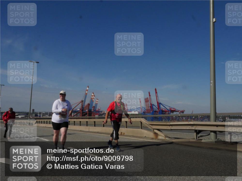 03.10.2025 - Köhlbrandbrückenlauf Matties Gatica Varas http://msf.ph/oto/9009798 03.10.2025 13:07:27 Position 2  meine-sportfotos.de