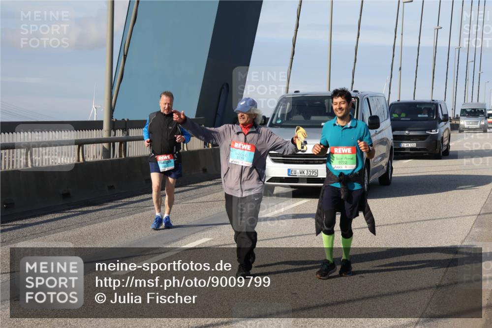 03.10.2025 - Köhlbrandbrückenlauf Julia Fischer http://msf.ph/oto/9009799 03.10.2025 10:18:09 Position 2 261, 3774, 3195, 9702, 3206 meine-sportfotos.de