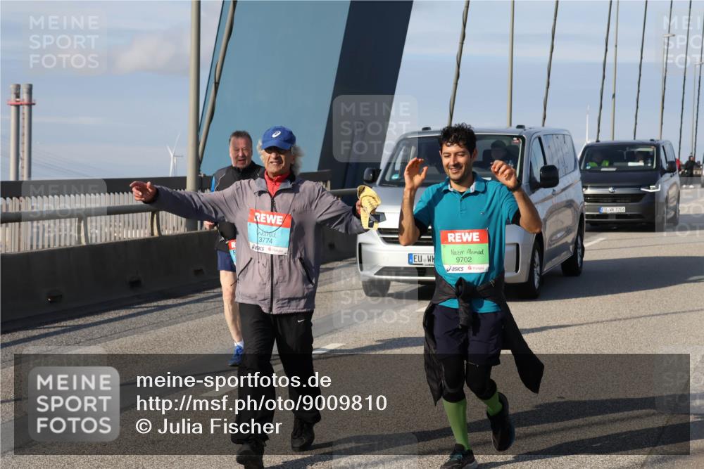 03.10.2025 - Köhlbrandbrückenlauf Julia Fischer http://msf.ph/oto/9009810 03.10.2025 10:18:10 Position 2 3774, 9702, 3206 meine-sportfotos.de