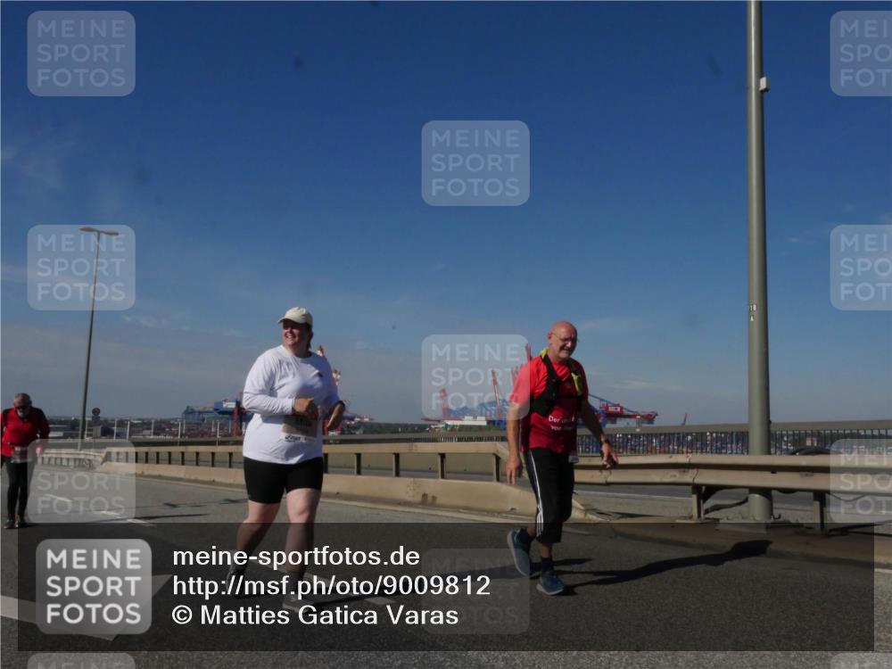 03.10.2025 - Köhlbrandbrückenlauf Matties Gatica Varas http://msf.ph/oto/9009812 03.10.2025 13:07:28 Position 2 118 meine-sportfotos.de