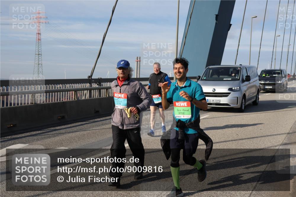 03.10.2025 - Köhlbrandbrückenlauf Julia Fischer http://msf.ph/oto/9009816 03.10.2025 10:18:12 Position 2 3774, 9702, 3195 meine-sportfotos.de