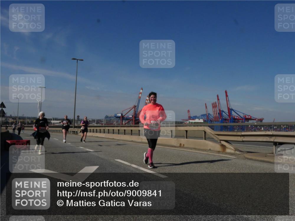 03.10.2025 - Köhlbrandbrückenlauf Matties Gatica Varas http://msf.ph/oto/9009841 03.10.2025 13:07:42 Position 2  meine-sportfotos.de