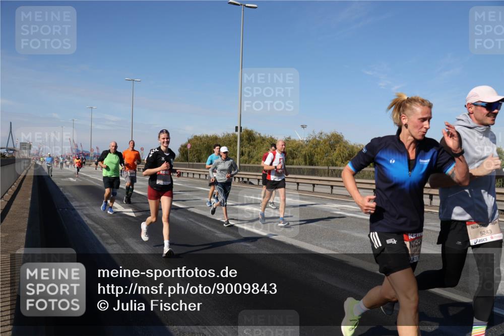 03.10.2025 - Köhlbrandbrückenlauf Julia Fischer http://msf.ph/oto/9009843 03.10.2025 12:54:04 Position 3 5243 meine-sportfotos.de
