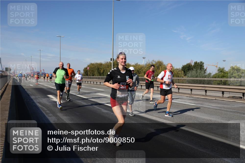 03.10.2025 - Köhlbrandbrückenlauf Julia Fischer http://msf.ph/oto/9009850 03.10.2025 12:54:05 Position 3  meine-sportfotos.de