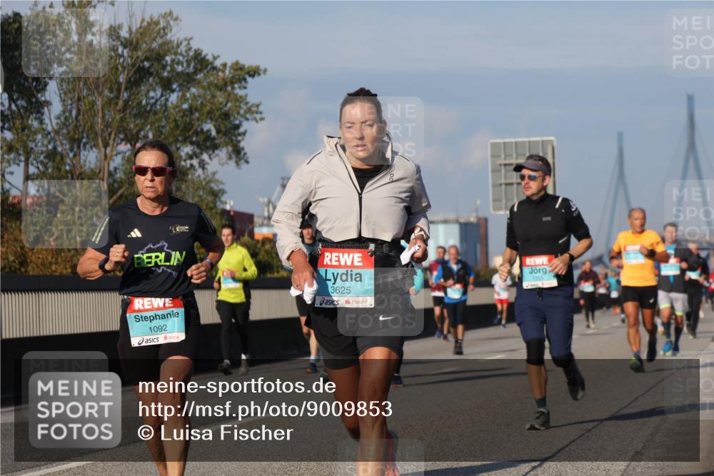03.10.2025 - Köhlbrandbrückenlauf Luisa Fischer http://msf.ph/oto/9009853 03.10.2025 10:51:47 Position 3 1092, 3625, 1255 meine-sportfotos.de