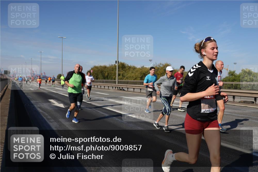 03.10.2025 - Köhlbrandbrückenlauf Julia Fischer http://msf.ph/oto/9009857 03.10.2025 12:54:06 Position 3 6752 meine-sportfotos.de