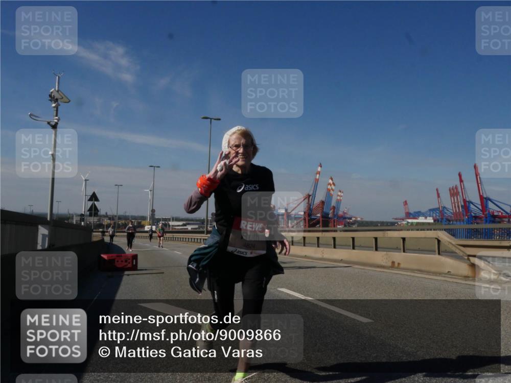03.10.2025 - Köhlbrandbrückenlauf Matties Gatica Varas http://msf.ph/oto/9009866 03.10.2025 13:07:46 Position 2 4824 meine-sportfotos.de