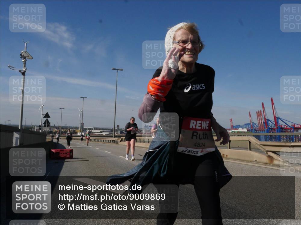 03.10.2025 - Köhlbrandbrückenlauf Matties Gatica Varas http://msf.ph/oto/9009869 03.10.2025 13:07:46 Position 2 4824 meine-sportfotos.de