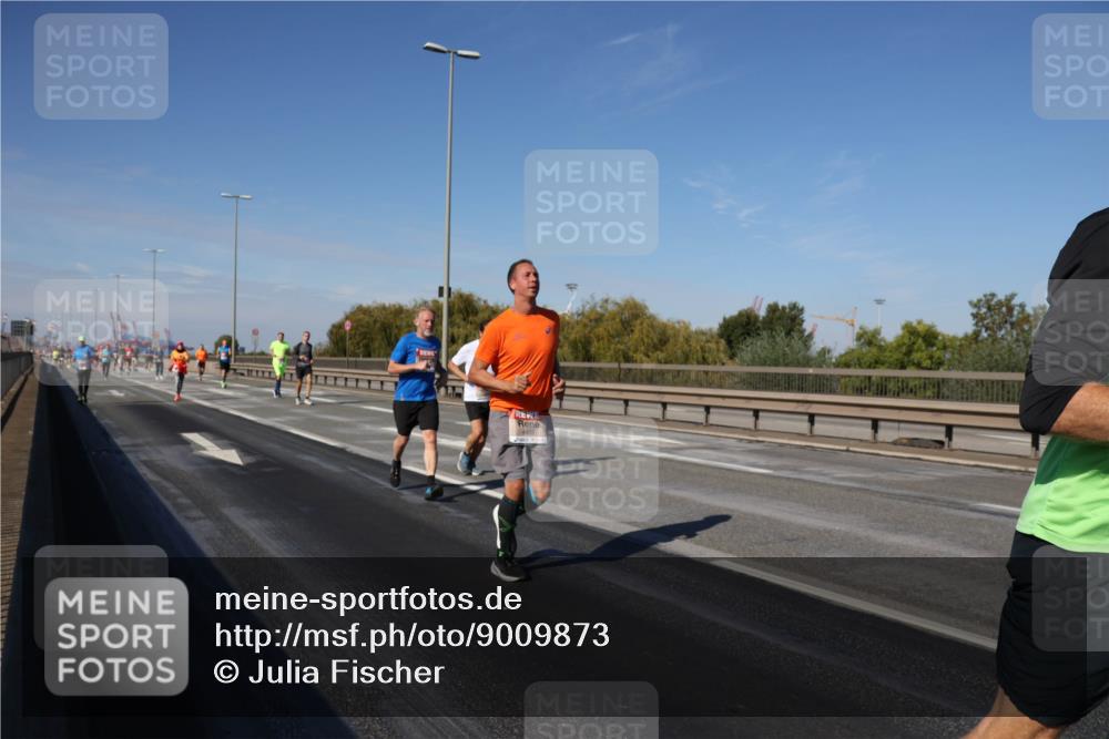 03.10.2025 - Köhlbrandbrückenlauf Julia Fischer http://msf.ph/oto/9009873 03.10.2025 12:54:08 Position 3  meine-sportfotos.de