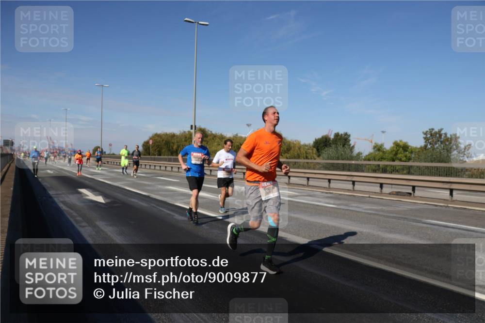 03.10.2025 - Köhlbrandbrückenlauf Julia Fischer http://msf.ph/oto/9009877 03.10.2025 12:54:08 Position 3  meine-sportfotos.de