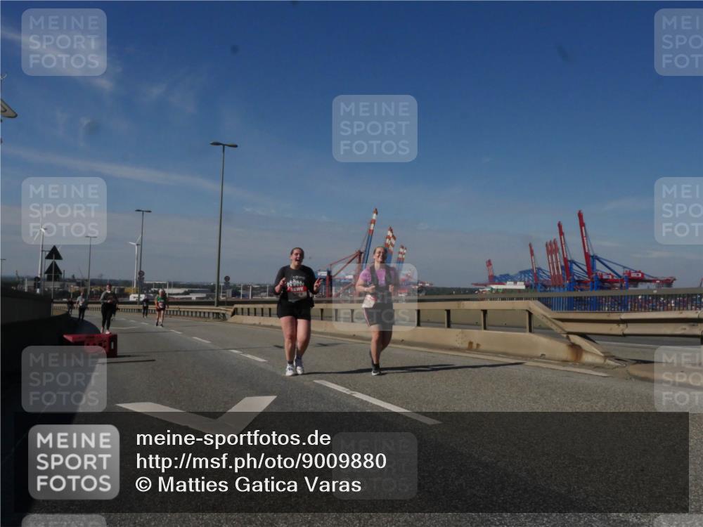03.10.2025 - Köhlbrandbrückenlauf Matties Gatica Varas http://msf.ph/oto/9009880 03.10.2025 13:07:47 Position 2  meine-sportfotos.de
