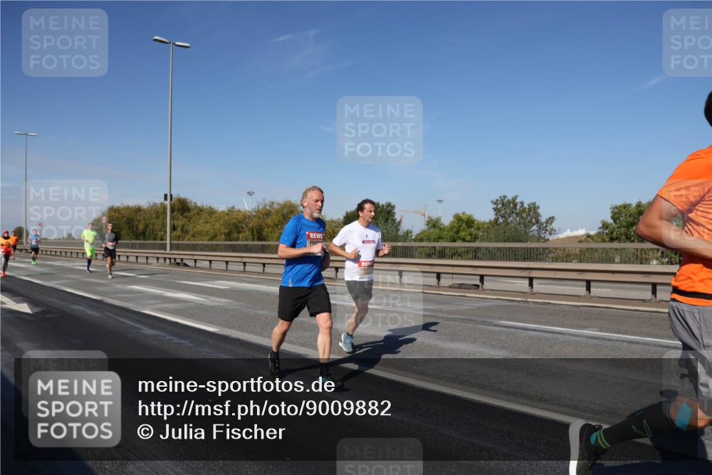 03.10.2025 - Köhlbrandbrückenlauf Julia Fischer http://msf.ph/oto/9009882 03.10.2025 12:54:09 Position 3  meine-sportfotos.de