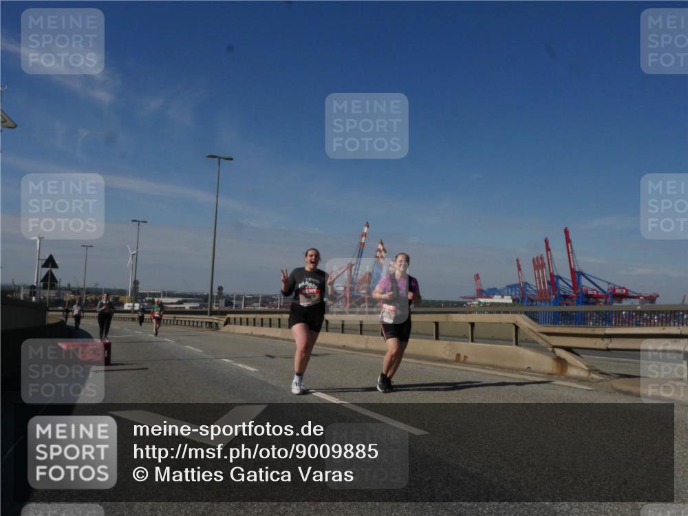 03.10.2025 - Köhlbrandbrückenlauf Matties Gatica Varas http://msf.ph/oto/9009885 03.10.2025 13:07:48 Position 2  meine-sportfotos.de