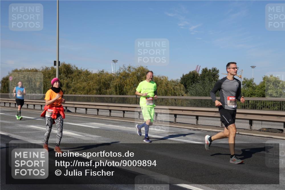 03.10.2025 - Köhlbrandbrückenlauf Julia Fischer http://msf.ph/oto/9009894 03.10.2025 12:54:14 Position 3  meine-sportfotos.de