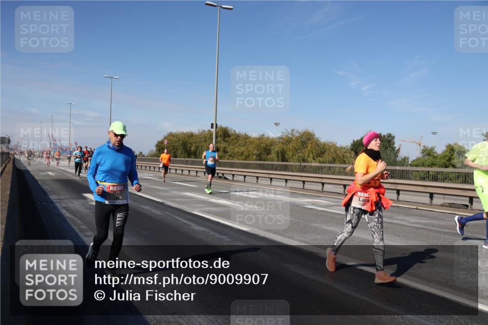 03.10.2025 - Köhlbrandbrückenlauf Julia Fischer http://msf.ph/oto/9009907 03.10.2025 12:54:15 Position 3 6244 meine-sportfotos.de