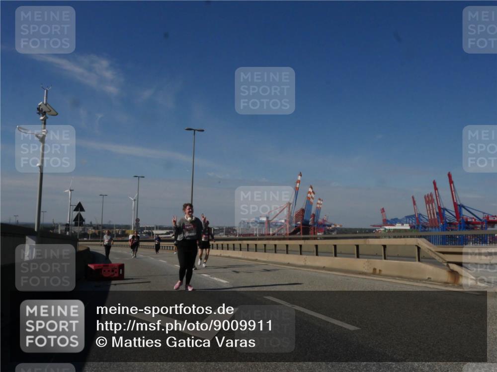 03.10.2025 - Köhlbrandbrückenlauf Matties Gatica Varas http://msf.ph/oto/9009911 03.10.2025 13:07:55 Position 2  meine-sportfotos.de