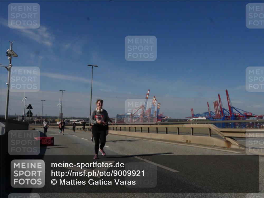 03.10.2025 - Köhlbrandbrückenlauf Matties Gatica Varas http://msf.ph/oto/9009921 03.10.2025 13:07:56 Position 2  meine-sportfotos.de