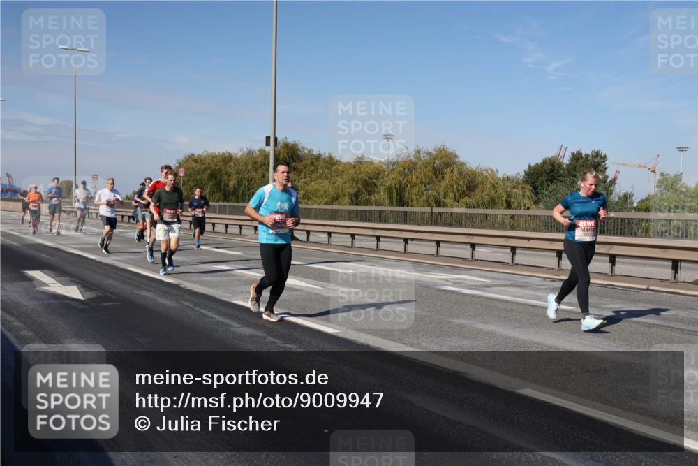 03.10.2025 - Köhlbrandbrückenlauf Julia Fischer http://msf.ph/oto/9009947 03.10.2025 12:54:21 Position 3  meine-sportfotos.de