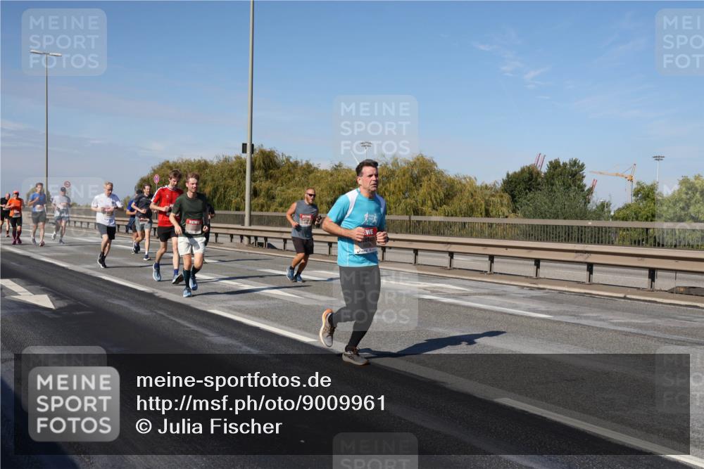 03.10.2025 - Köhlbrandbrückenlauf Julia Fischer http://msf.ph/oto/9009961 03.10.2025 12:54:22 Position 3  meine-sportfotos.de