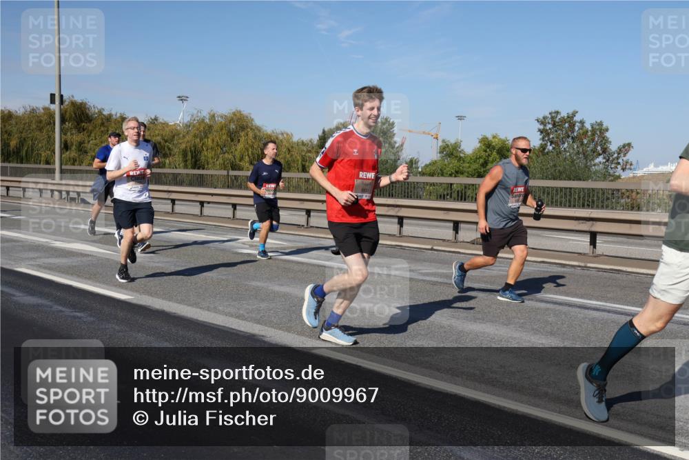 03.10.2025 - Köhlbrandbrückenlauf Julia Fischer http://msf.ph/oto/9009967 03.10.2025 12:54:25 Position 3 6800 meine-sportfotos.de