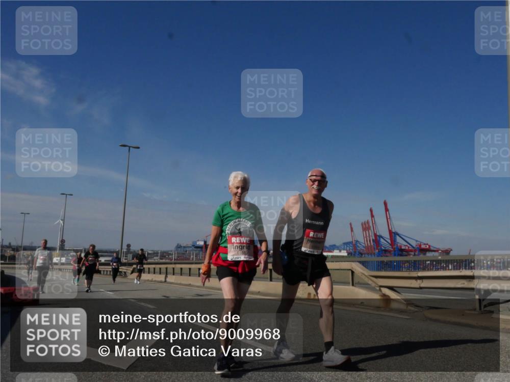 03.10.2025 - Köhlbrandbrückenlauf Matties Gatica Varas http://msf.ph/oto/9009968 03.10.2025 13:08:02 Position 2 6165, 6164 meine-sportfotos.de