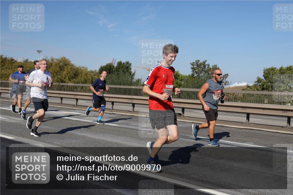 03.10.2025 - Köhlbrandbrückenlauf Julia Fischer http://msf.ph/oto/9009970 03.10.2025 12:54:25 Position 3  meine-sportfotos.de