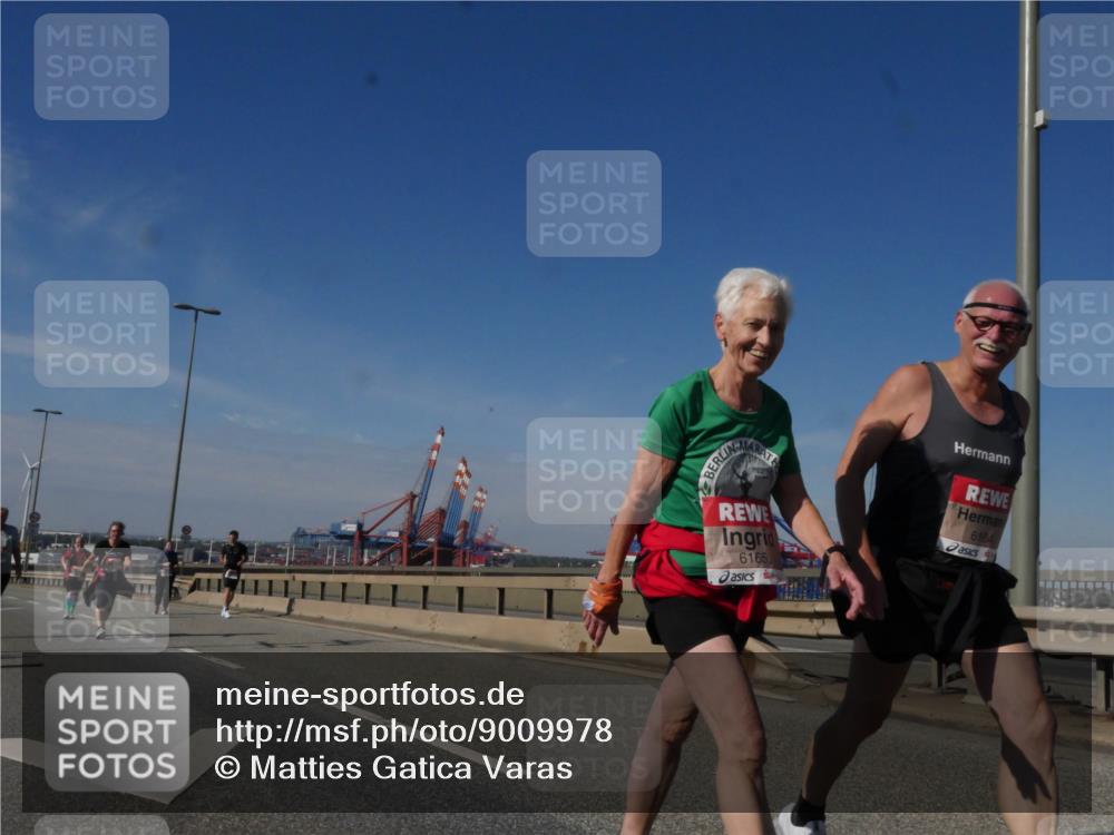 03.10.2025 - Köhlbrandbrückenlauf Matties Gatica Varas http://msf.ph/oto/9009978 03.10.2025 13:08:03 Position 2 6165, 6164 meine-sportfotos.de
