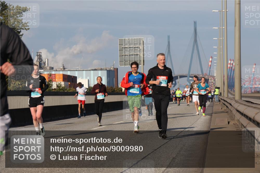 03.10.2025 - Köhlbrandbrückenlauf Luisa Fischer http://msf.ph/oto/9009980 03.10.2025 10:51:56 Position 3 3484 meine-sportfotos.de