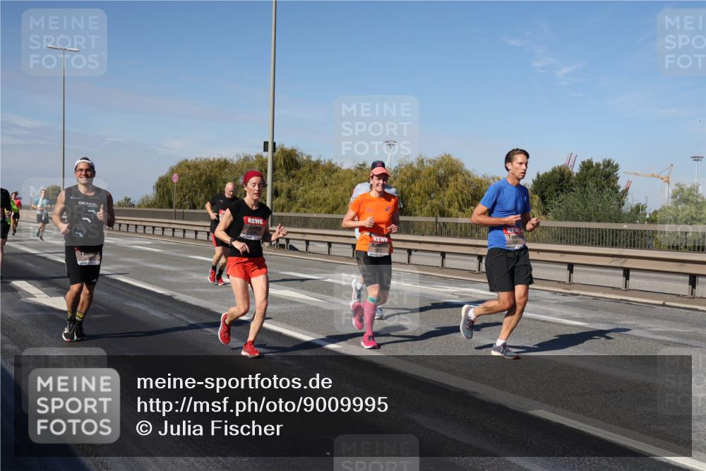 03.10.2025 - Köhlbrandbrückenlauf Julia Fischer http://msf.ph/oto/9009995 03.10.2025 12:54:29 Position 3  meine-sportfotos.de