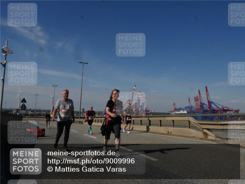 03.10.2025 - Köhlbrandbrückenlauf Matties Gatica Varas http://msf.ph/oto/9009996 03.10.2025 13:08:08 Position 2  meine-sportfotos.de