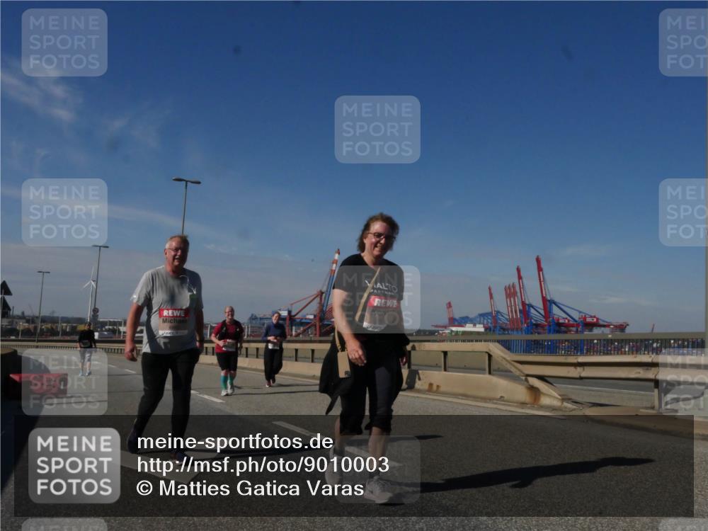 03.10.2025 - Köhlbrandbrückenlauf Matties Gatica Varas http://msf.ph/oto/9010003 03.10.2025 13:08:09 Position 2  meine-sportfotos.de