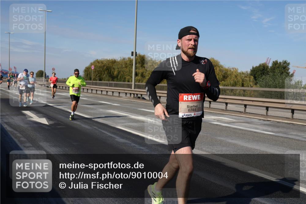 03.10.2025 - Köhlbrandbrückenlauf Julia Fischer http://msf.ph/oto/9010004 03.10.2025 12:54:33 Position 3 6744 meine-sportfotos.de
