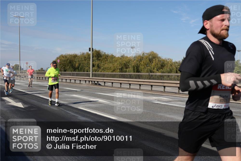 03.10.2025 - Köhlbrandbrückenlauf Julia Fischer http://msf.ph/oto/9010011 03.10.2025 12:54:34 Position 3 6744 meine-sportfotos.de
