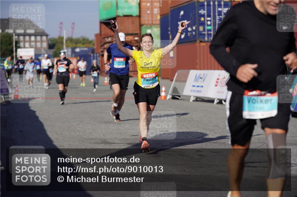 03.10.2025 - Köhlbrandbrückenlauf Michael Burmester http://msf.ph/oto/9010013 03.10.2025 10:11:01 Ziel 1149, 1286, 2711, 3011, 3334, 3352, 3653 meine-sportfotos.de