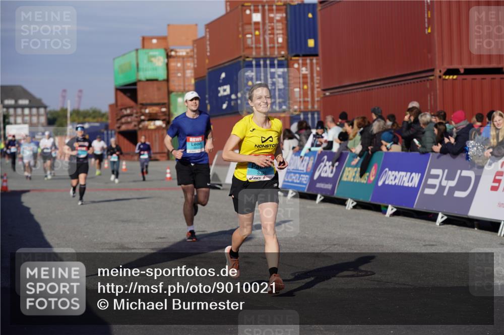 03.10.2025 - Köhlbrandbrückenlauf Michael Burmester http://msf.ph/oto/9010021 03.10.2025 10:11:02 Ziel 1149, 1286, 3011, 3334, 3352, 3653 meine-sportfotos.de