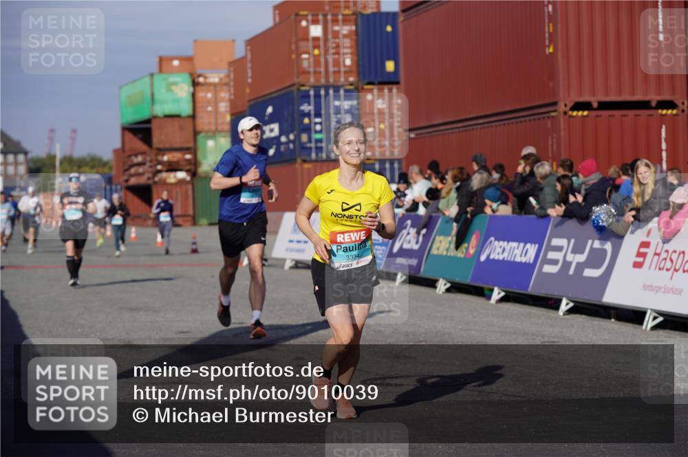 03.10.2025 - Köhlbrandbrückenlauf Michael Burmester http://msf.ph/oto/9010039 03.10.2025 10:11:02 Ziel 1149, 1286, 3011, 3334, 3352, 3653 meine-sportfotos.de