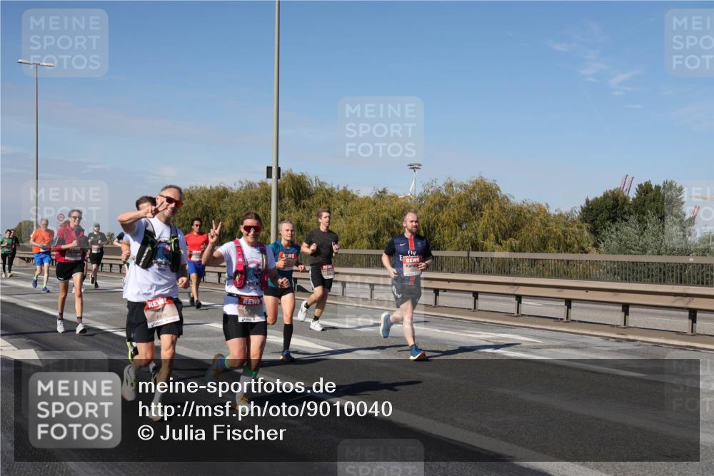 03.10.2025 - Köhlbrandbrückenlauf Julia Fischer http://msf.ph/oto/9010040 03.10.2025 12:54:44 Position 3 6816 meine-sportfotos.de
